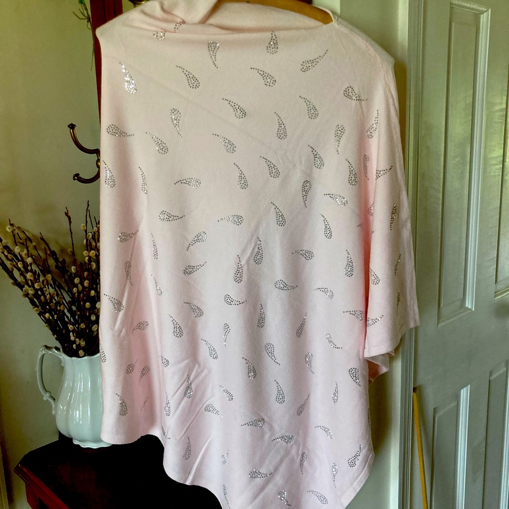 Embellished Poncho. Silver crystal paisleys. NWT. ONE SIZE. Lighter weight. Pink